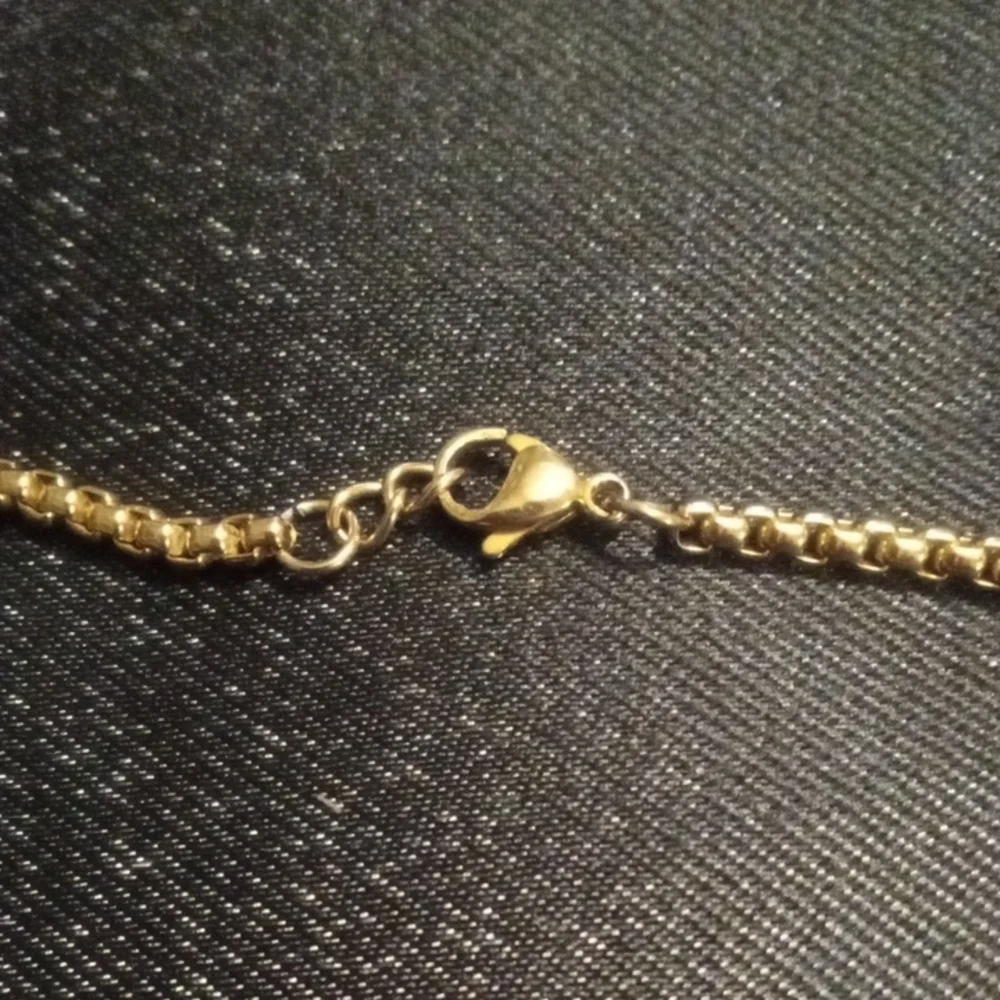N/A elegant gold